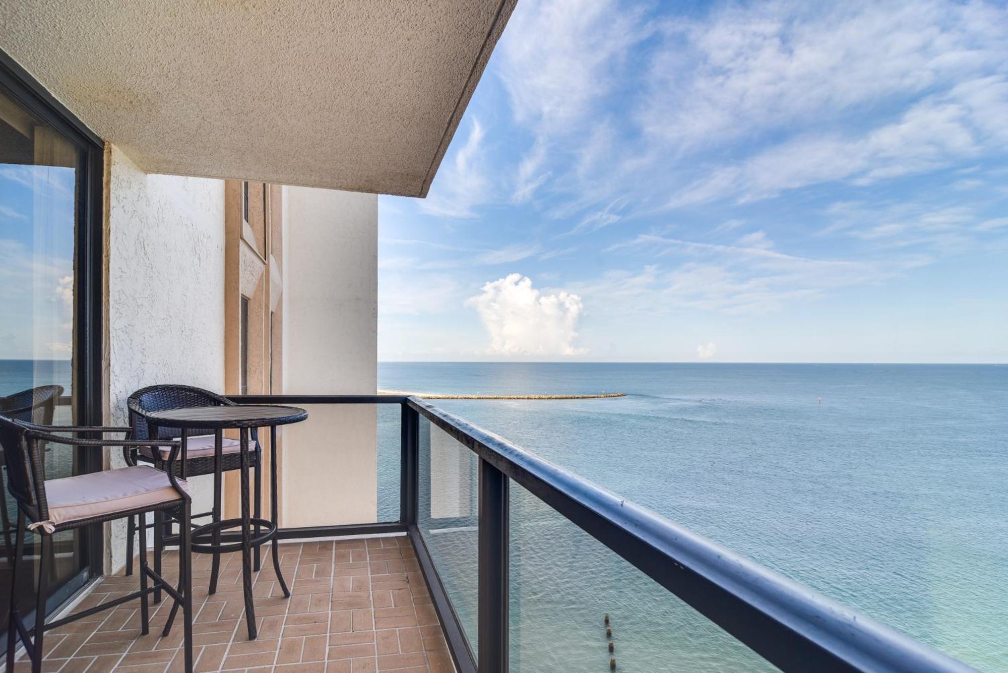 Oceanfront Condo With Balcony And Stunning Views! Clearwater Beach Εξωτερικό φωτογραφία